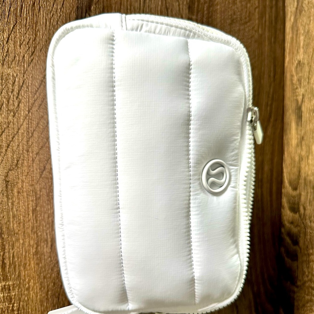 Lululemon Wunderpuff Belt Bag. Large size.